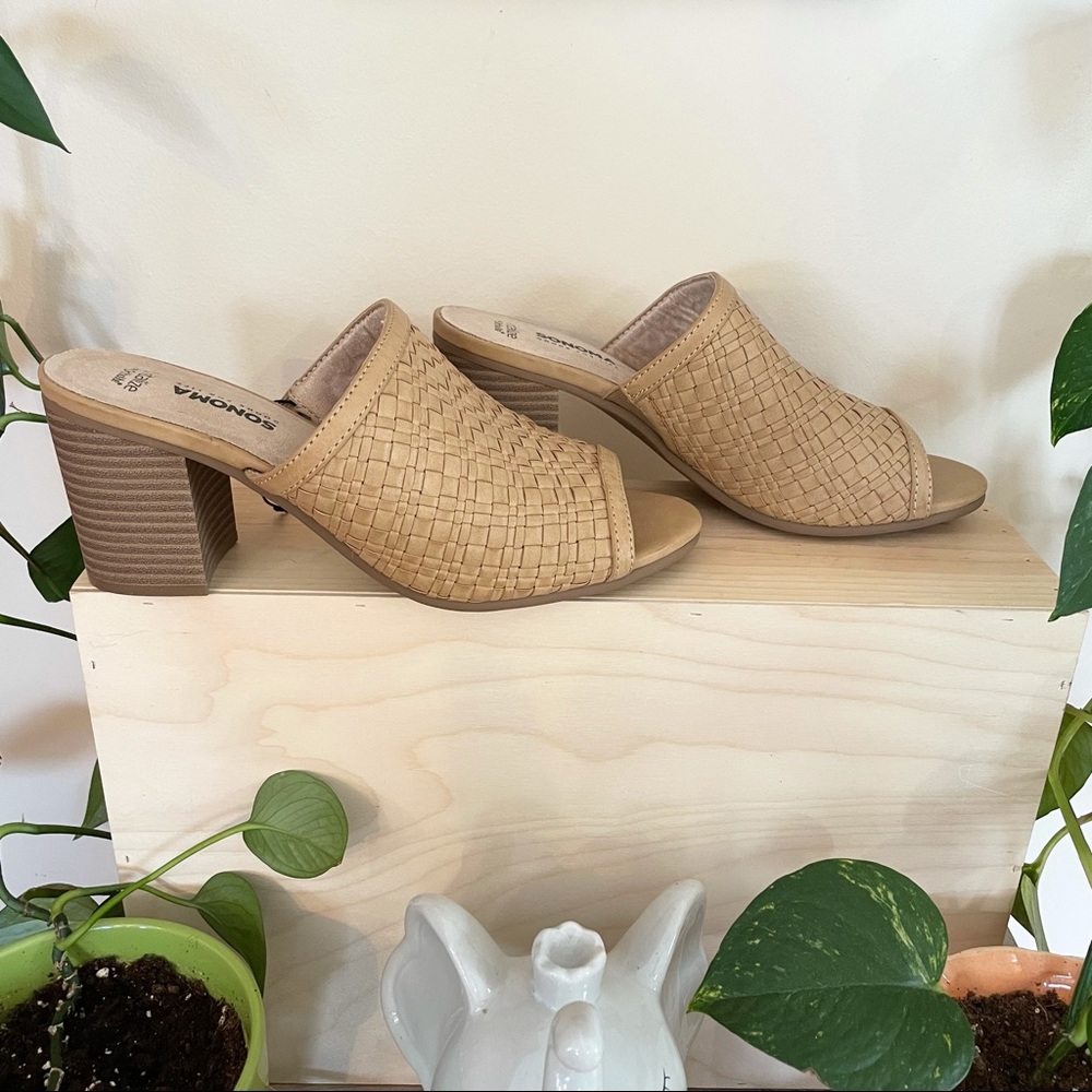 9.5, 10 TAN VITALIZE ORTHOLITE OPEN TOE BLOCK HEEL BOHEMIAN SANDALS